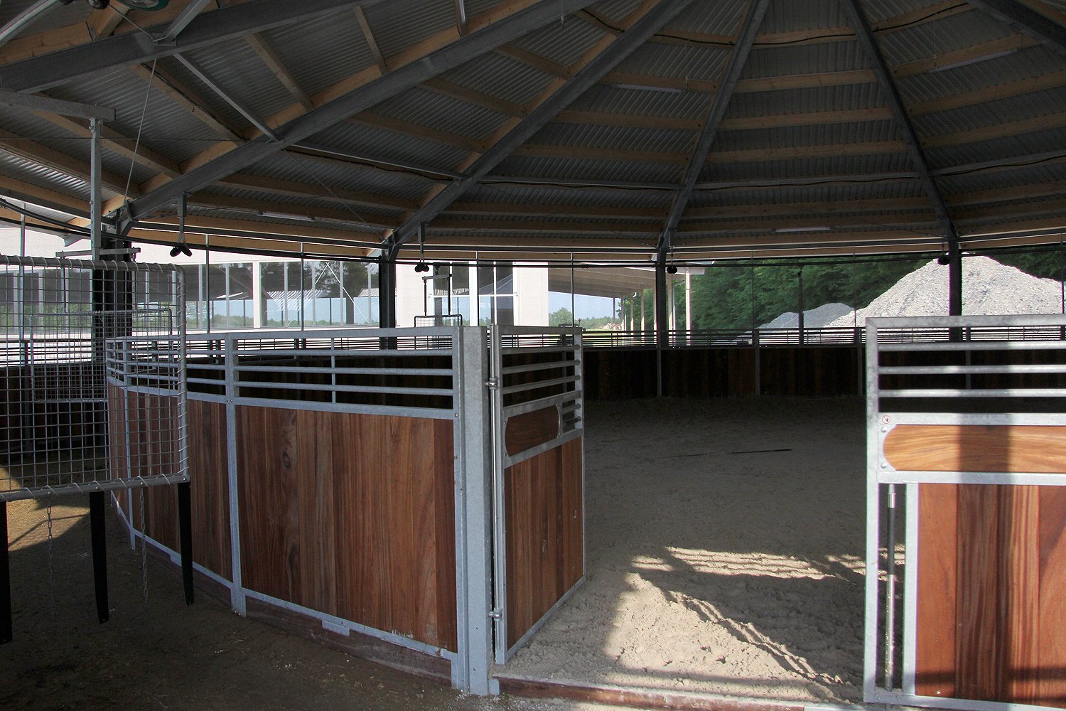 Longierzirkel der Reitanlage Wolfesing